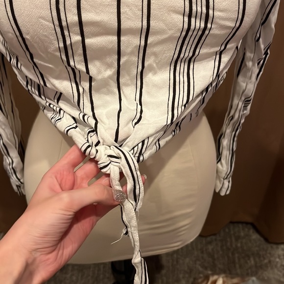 Striped off the shoulder blouse - Picture 2 of 6
